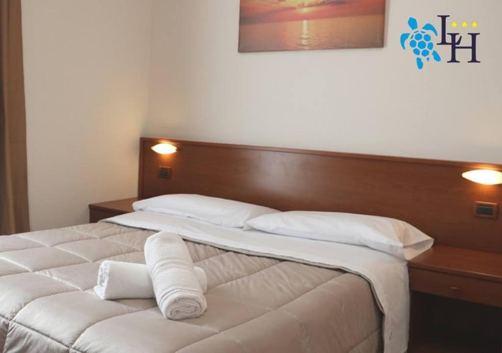 Hotel Lora 3*