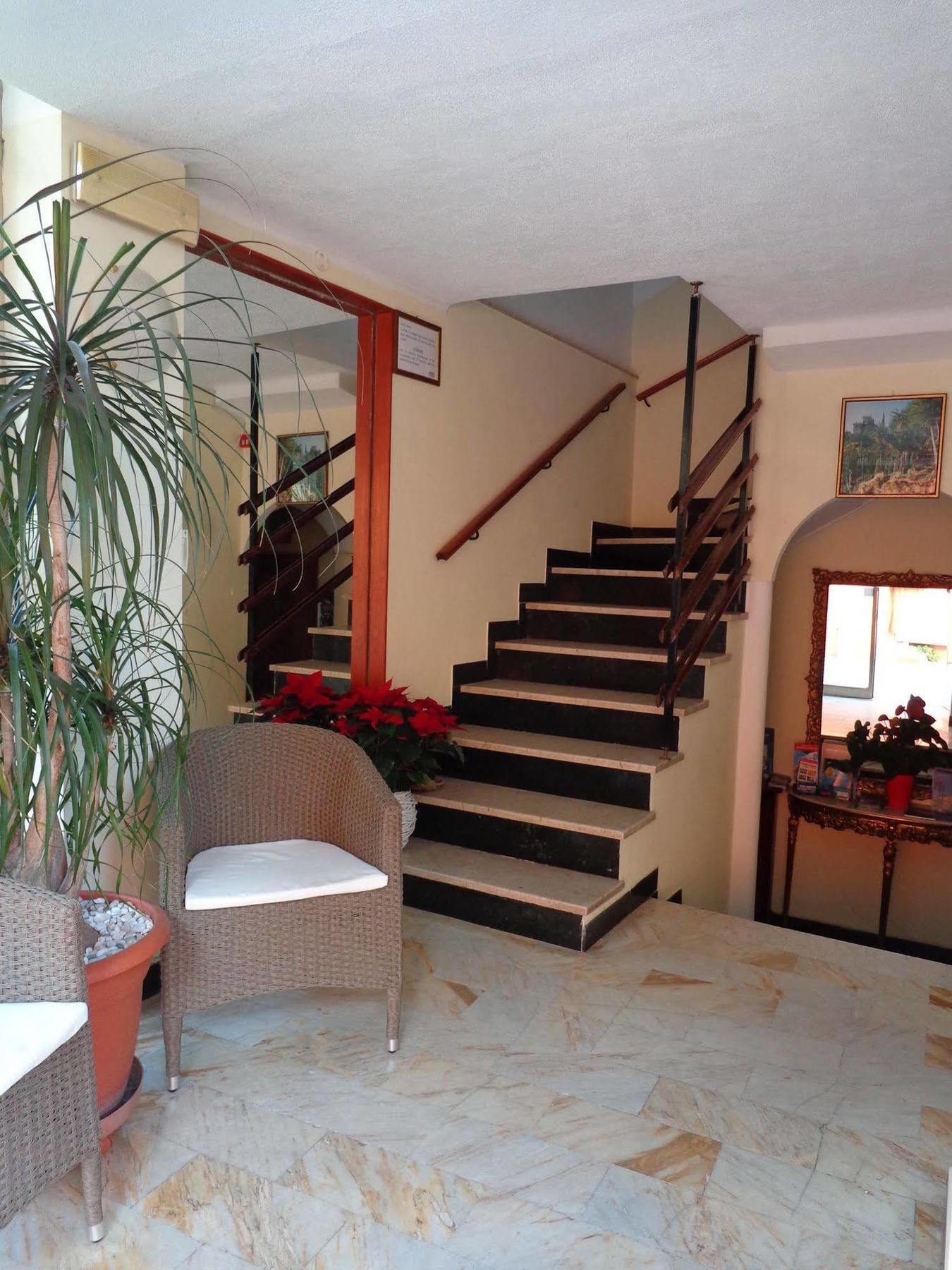 Hotel Lora Rda Luxury