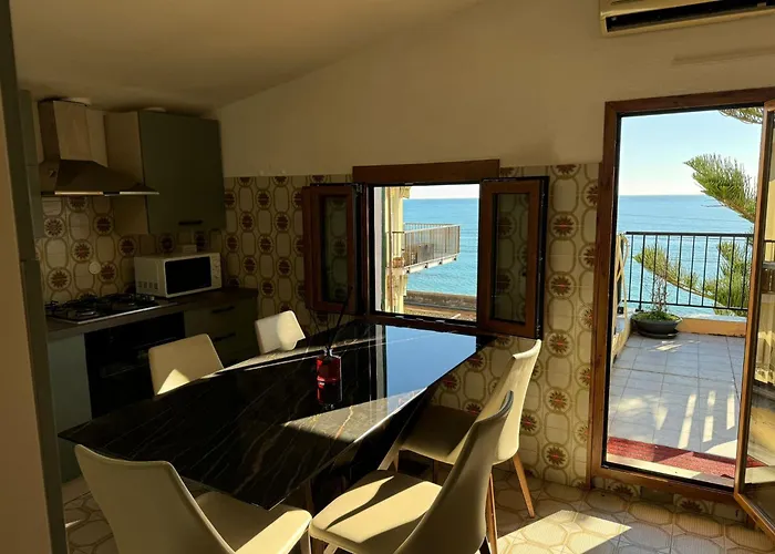 Hotel Lora