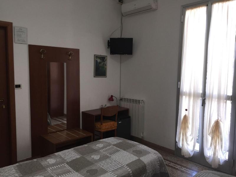 Hotel Lora