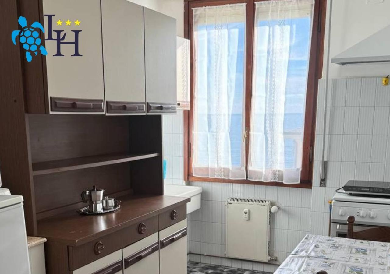 Hotel Lora 3*