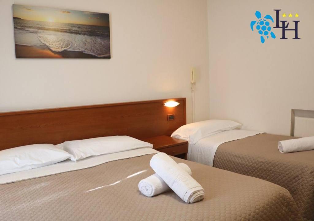 Hotel Lora 3*