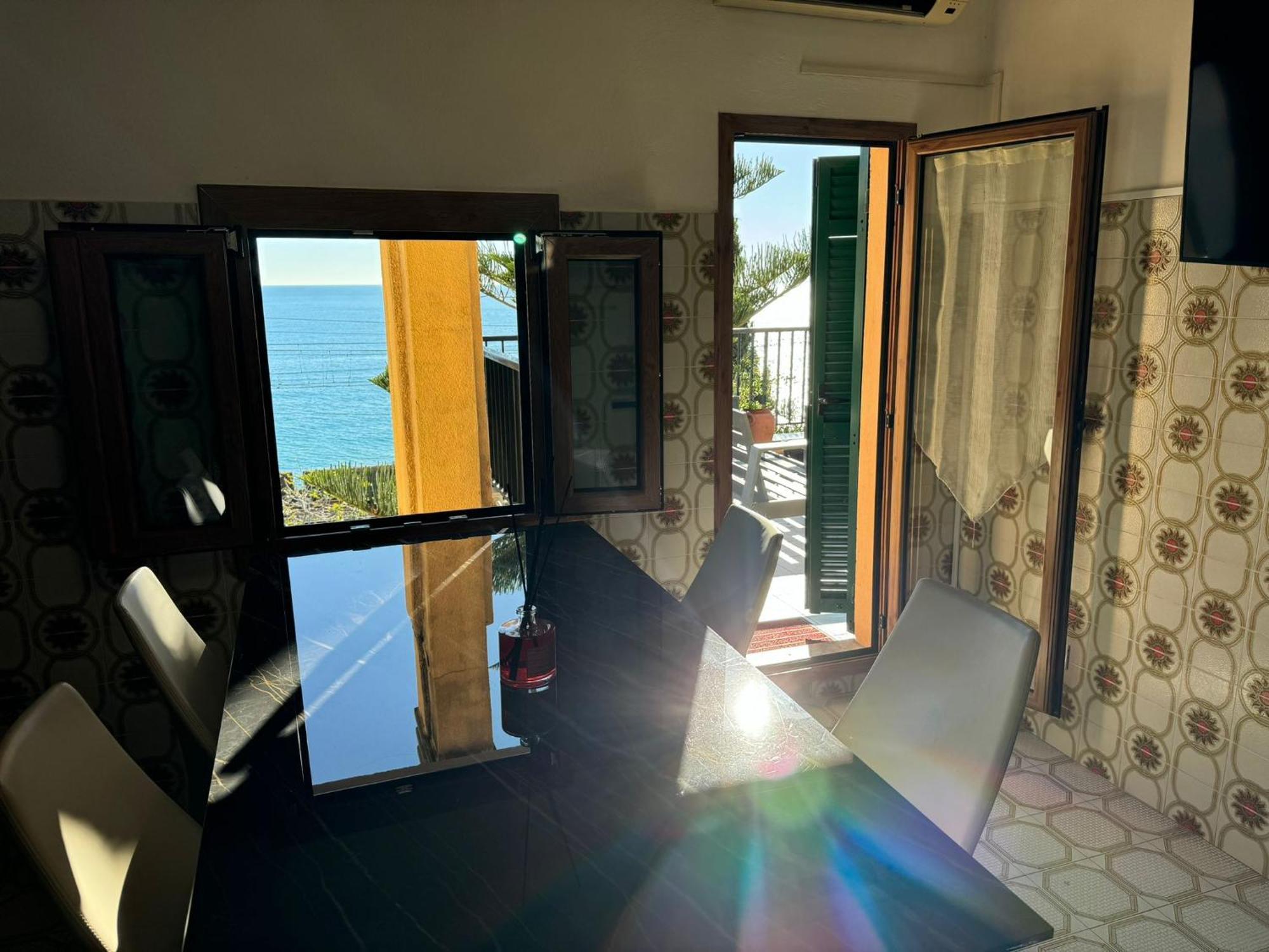 Lora 3* Bordighera